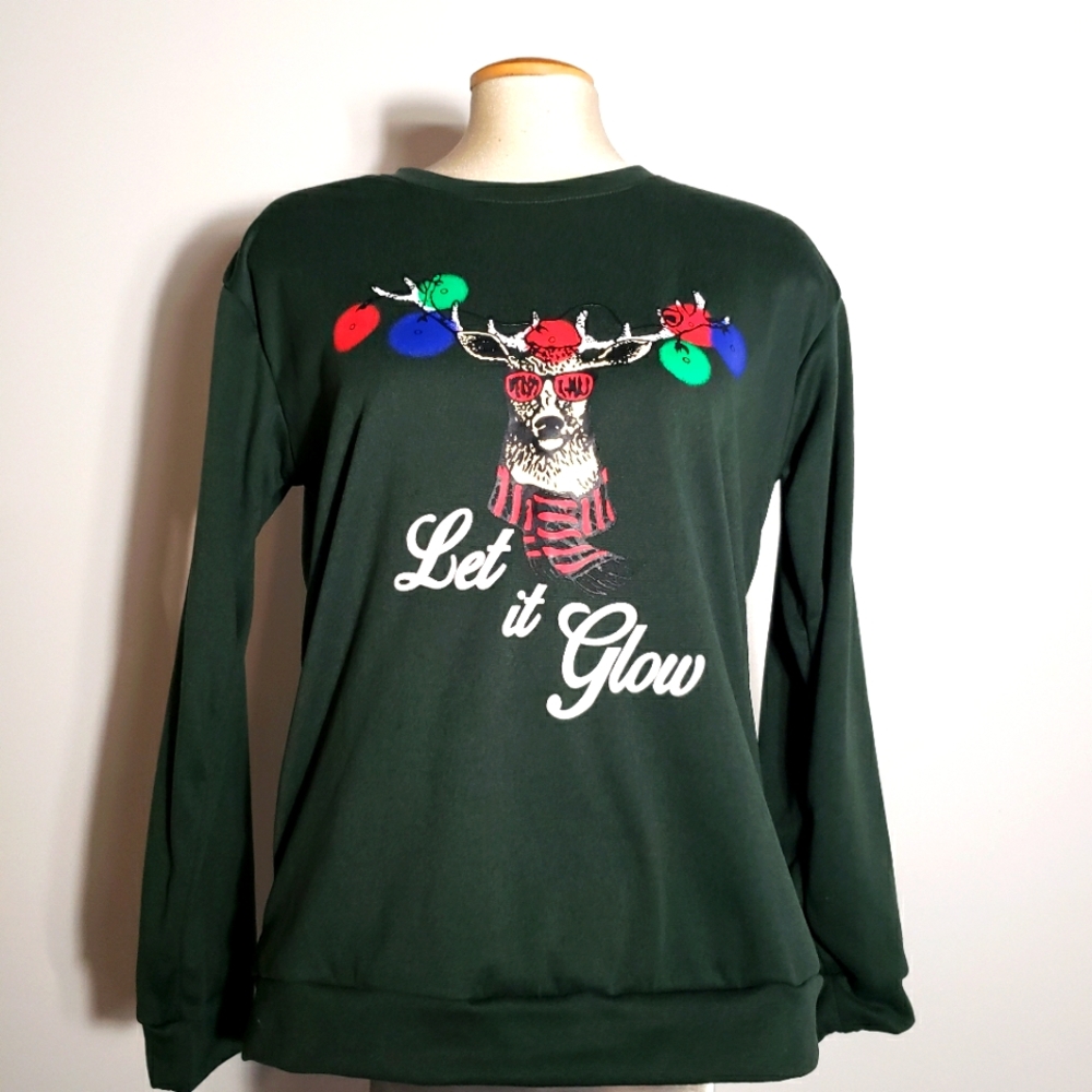 Christmas T-shirt sweatshirt.